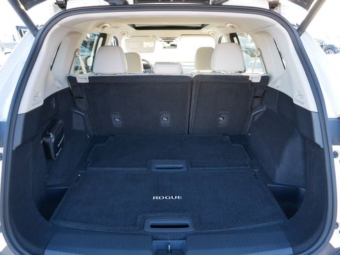 Certified 2022 Nissan Rogue SL w/ SL Premium Package image 18