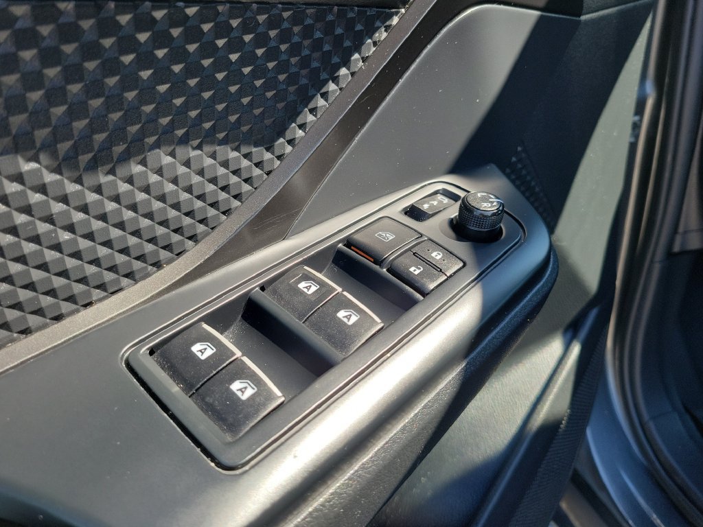 Used 2018 Toyota C-HR XLE FWD image 21