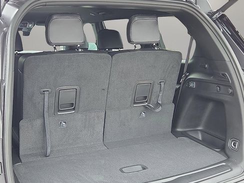 New 2025 Jeep Grand Cherokee L Laredo image 9