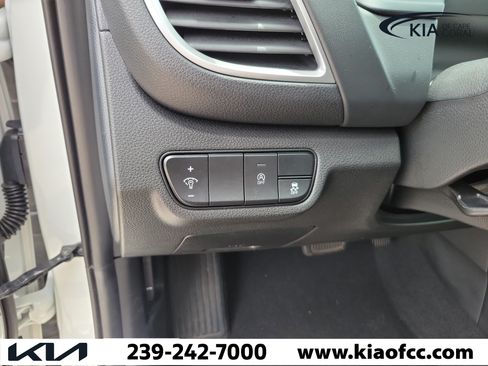 Certified 2024 Kia Seltos EX AWD/4WD image 24