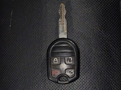 Used 2016 Ford Expedition EL XLT w/ Equipment Group 202A RWD image 32