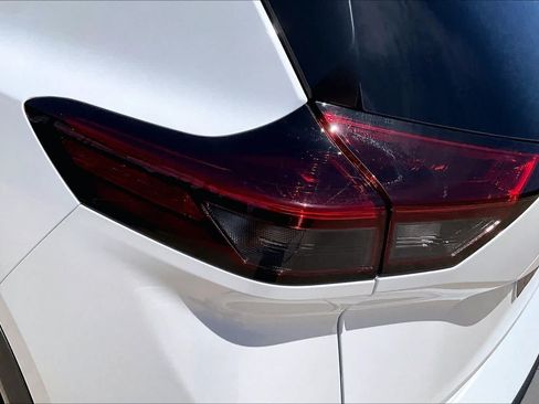 Used 2025 Nissan Rogue SV AWD/4WD image 28
