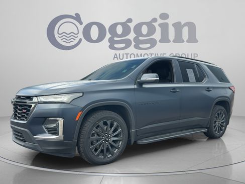 Used 2022 Chevrolet Traverse RS w/ LPO, Floor Liner Package FWD image 1