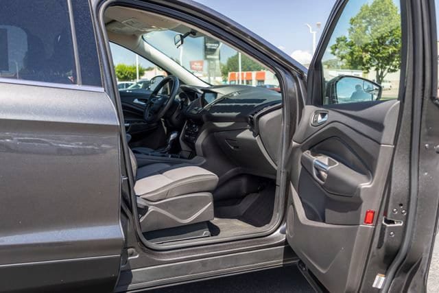Used 2019 Ford Escape SE FWD image 24