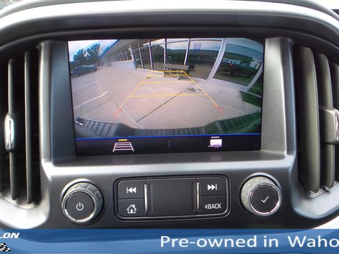 Used 2022 Chevrolet Colorado LT w/ LT Convenience Package image 15