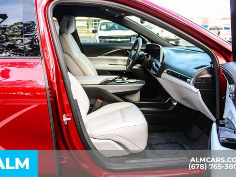 Used 2024 Cadillac Lyriq Sport RWD image 21