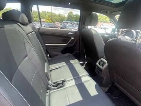 Used 2018 Volkswagen Tiguan SEL w/ R-Line Package FWD image 20