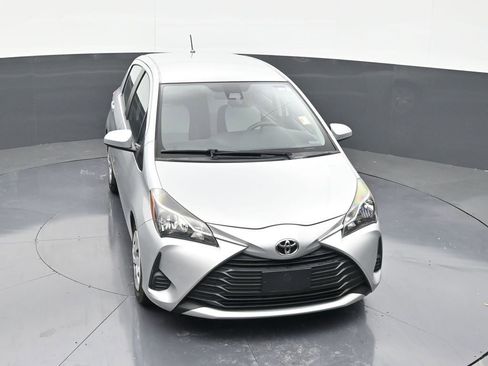 Used 2018 Toyota Yaris L image 19