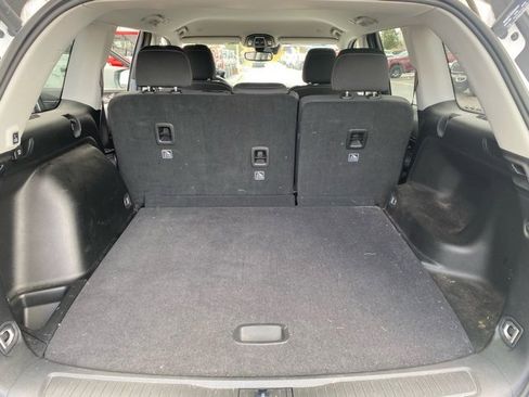 Used 2023 Jeep Grand Cherokee Laredo w/ Luxury Tech Group I image 23