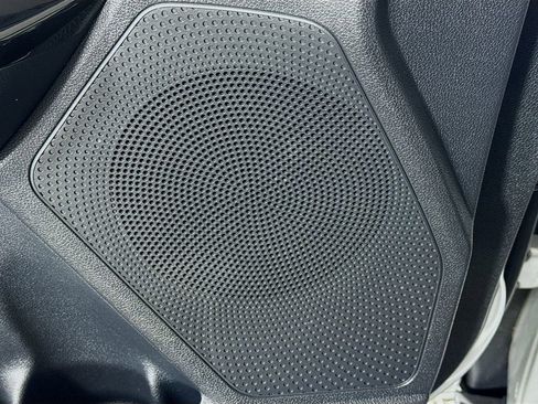 Used 2020 Kia Niro LXS image 18