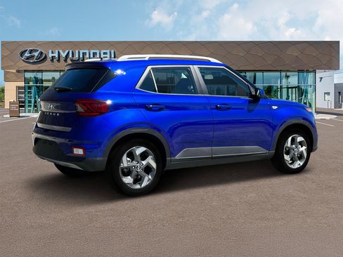 Used 2025 Hyundai Venue SEL FWD image 8