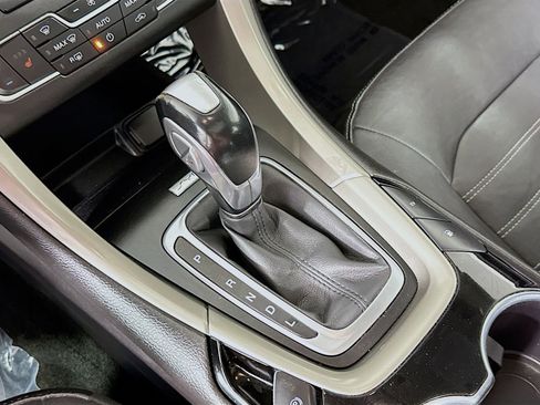 Used 2016 Ford Fusion Energi SE FWD image 17