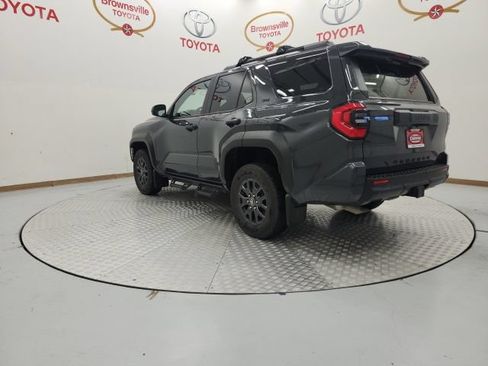 Certified 2025 Toyota 4Runner SR5 AWD/4WD image 6