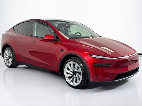 Used 2026 Tesla Model Y Long Range image 3