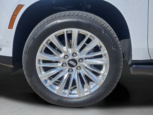 Used 2026 Cadillac Escalade Luxury w/ Touring Package RWD image 32