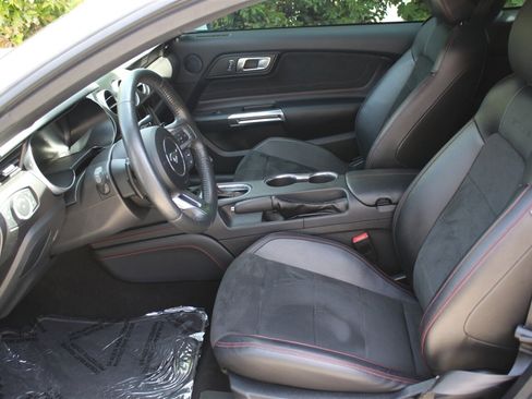 Used 2019 Ford Mustang GT Premium w/ Equipment Group 401A RWD image 30