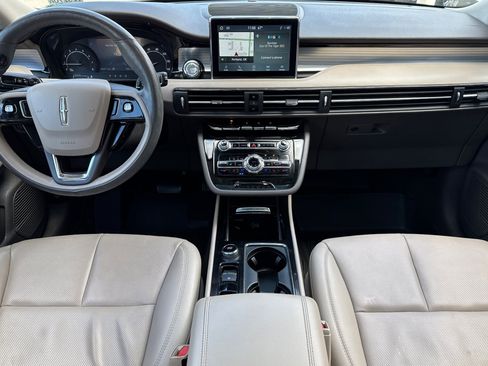 Used 2022 Lincoln Corsair AWD w/ Premium Package image 13
