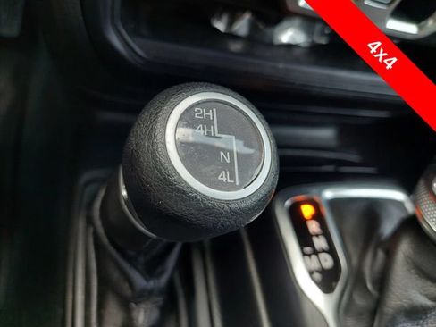 Used 2022 Jeep Wrangler Unlimited Sport AWD/4WD image 13