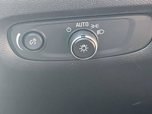 Used 2020 Chevrolet Traverse LS FWD image 29