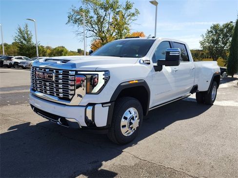 New 2026 GMC Sierra 3500 Denali w/ Denali Reserve Package image 10