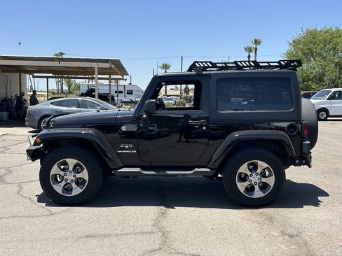 Used 2016 Jeep Wrangler Sahara w/ Connectivity Group AWD/4WD image 6