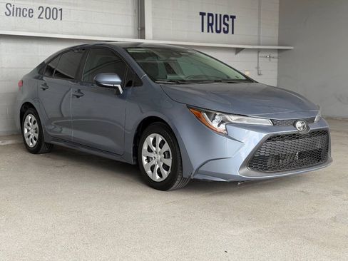 Used 2022 Toyota Corolla LE w/ Carpet Mat Package (TMS) FWD image 3