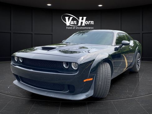 Used 2019 Dodge Challenger R/T Scat Pack RWD image 3