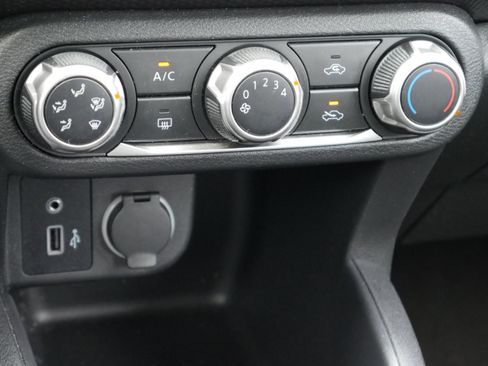 Certified 2020 Nissan Kicks S image 11