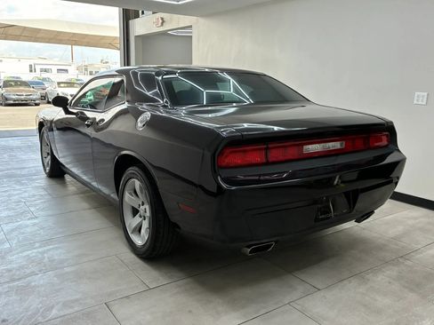 Used 2013 Dodge Challenger SXT RWD image 6