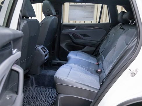 New 2026 Volkswagen Tiguan SE R-Line image 12