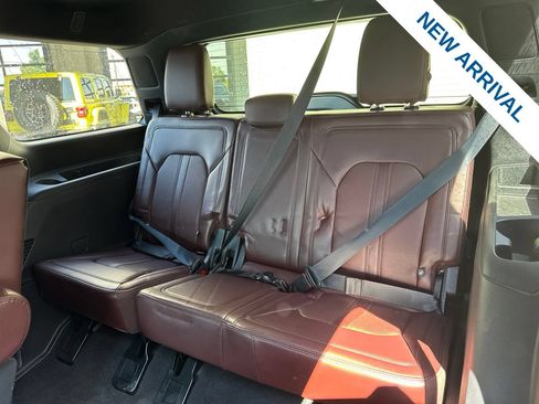 Used 2024 Ford Expedition Limited AWD/4WD image 16