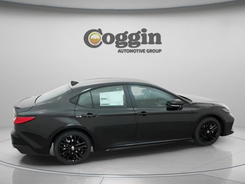 New 2026 Toyota Camry SE image 19