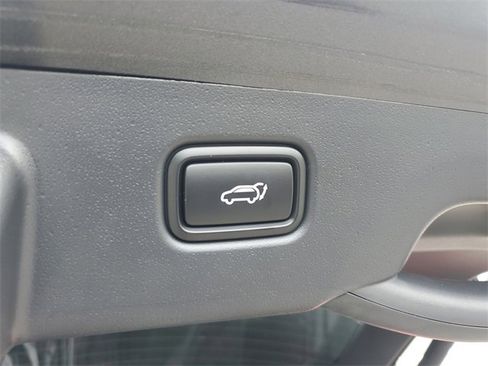 New 2025 Kia Niro SX Touring image 7