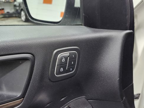 Used 2020 Ford Escape Titanium image 28