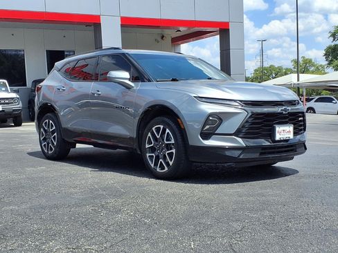 Used 2023 Chevrolet Blazer RS FWD image 4
