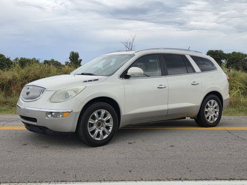 Used 2011 Buick Enclave CXL w/ Trailering Provision Package FWD image 2