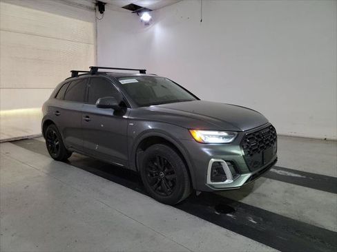 Used 2022 Audi Q5 2.0T Premium w/ Convenience Package AWD/4WD image 3