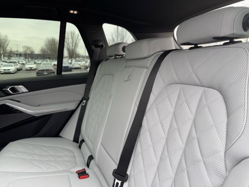 Used 2026 BMW X5 xDrive40i w/ M Sport Package image 33