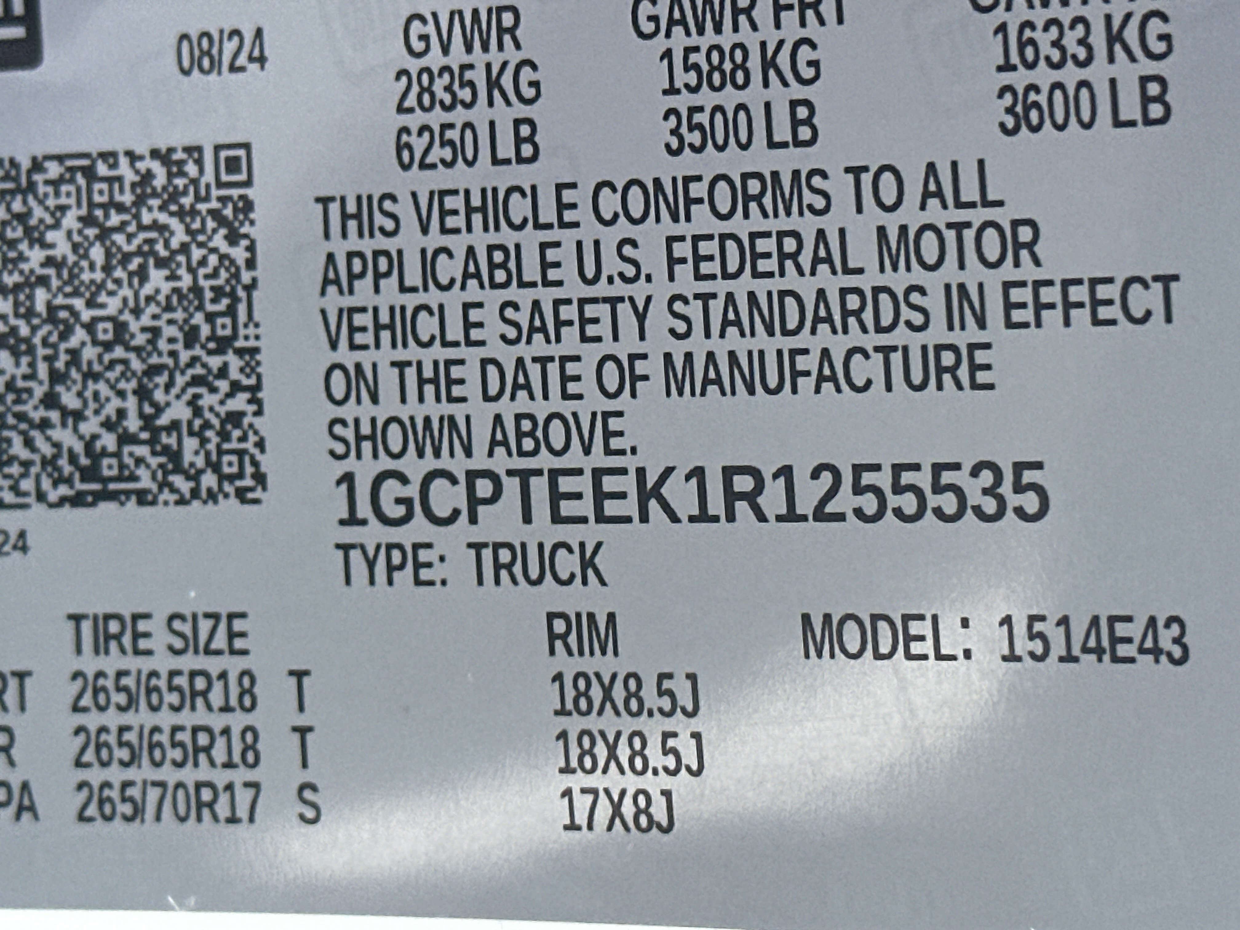 Used 2024 Chevrolet Colorado Trail Boss w/ Technology Package AWD/4WD image 32