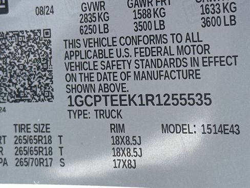 Used 2024 Chevrolet Colorado Trail Boss w/ Technology Package AWD/4WD image 32