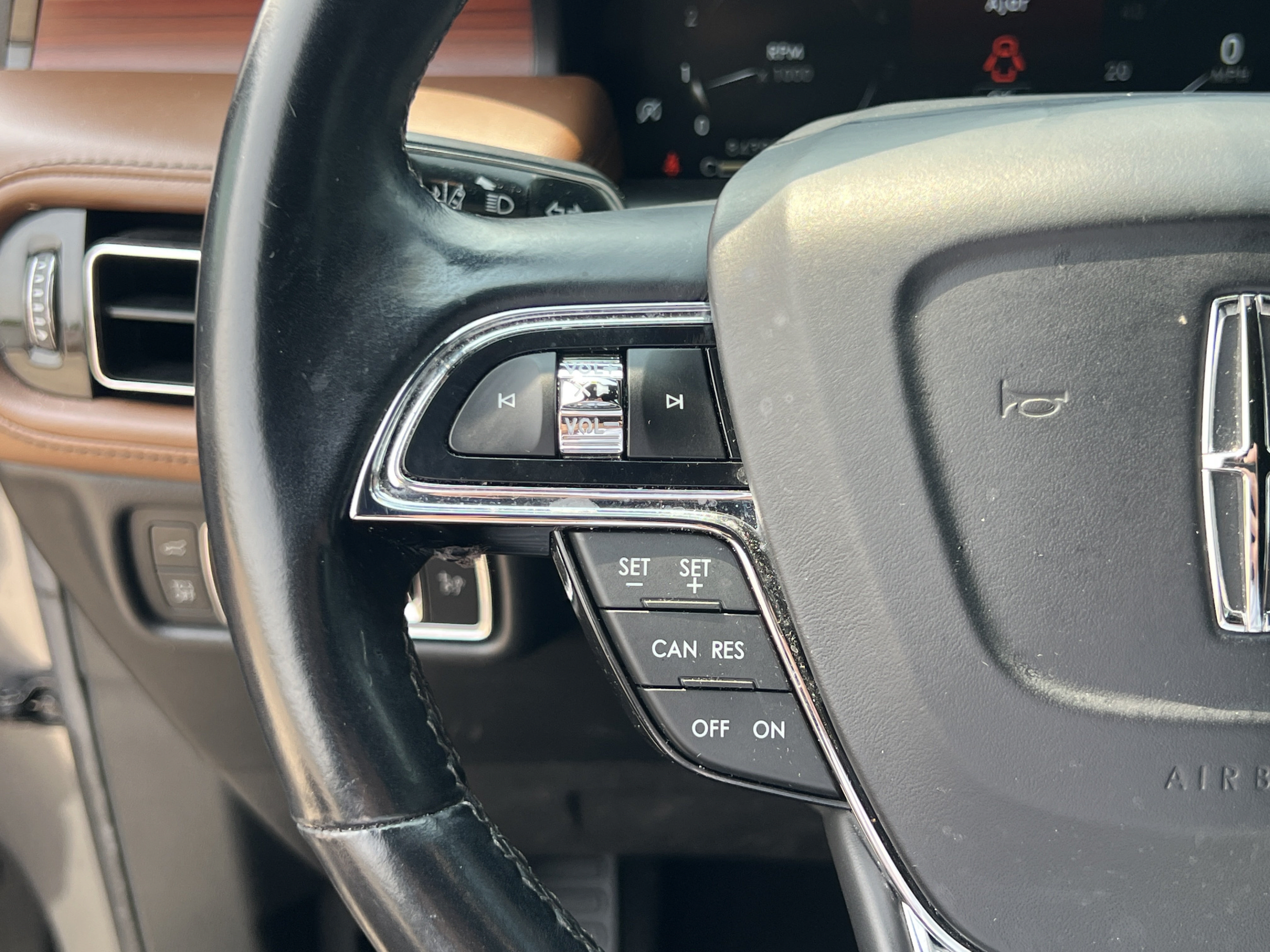 Used 2022 Lincoln Nautilus Reserve FWD image 11