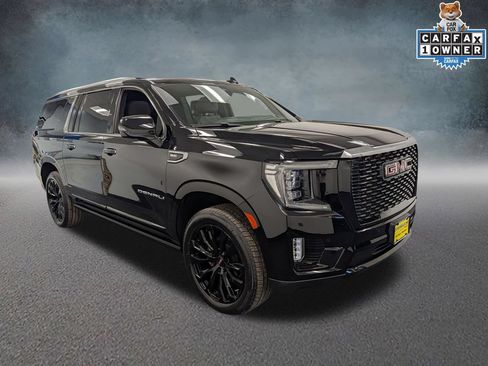 Used 2022 GMC Yukon XL Denali w/ Denali Ultimate Package AWD/4WD image 3