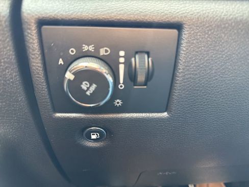 Used 2019 Jeep Grand Cherokee Limited image 17