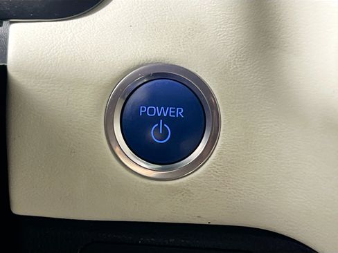 Used 2024 Toyota Tundra Capstone AWD/4WD image 23