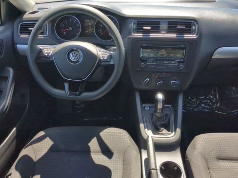 Used 2015 Volkswagen Jetta SE FWD image 13