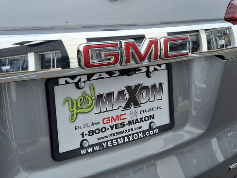 Certified 2023 GMC Acadia SLT w/ Preferred Package image 32