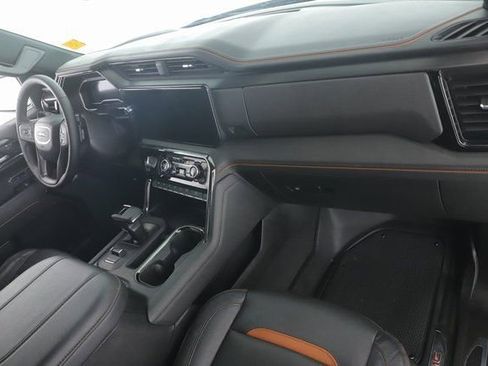 Used 2024 GMC Sierra 1500 AT4 w/ Technology Package image 31