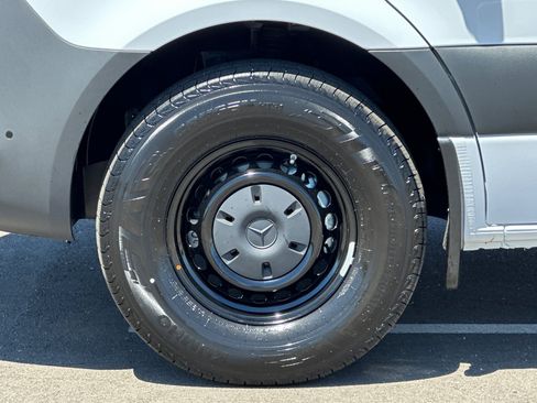 New 2026 Mercedes-Benz Sprinter 2500 image 24
