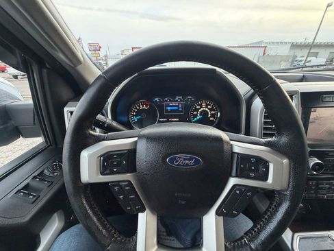 Used 2015 Ford F150 Lariat w/ Equipment Group 502A Luxury AWD/4WD image 33