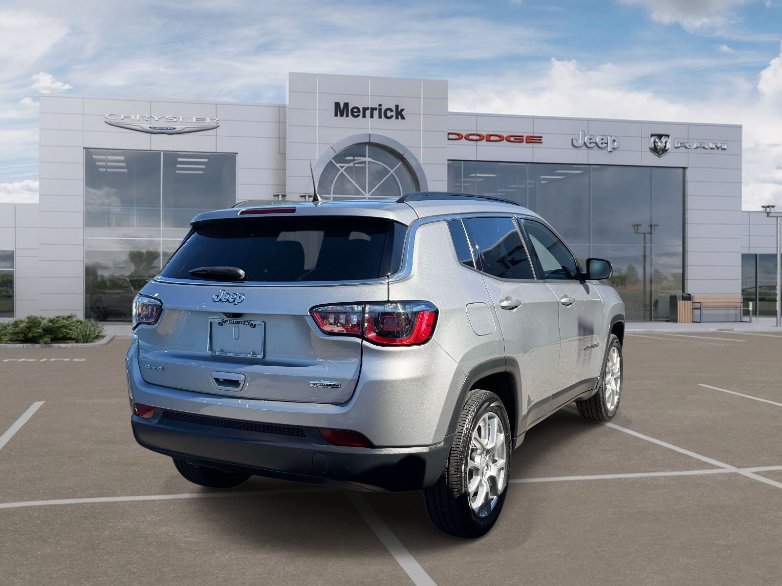 Used 2023 Jeep Compass Latitude AWD/4WD image 3